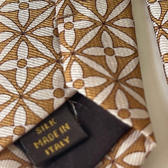 Louis Vuitton Paris Men’s Neck Tie 57 X 4 inches Made in Italy 100% Silk - Picture 7 of 7